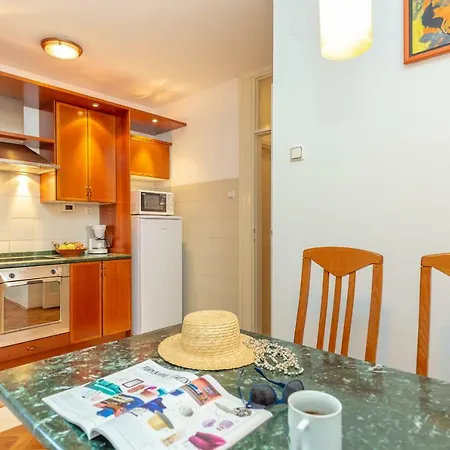 Hedera Estate, Hedera 5 アパート