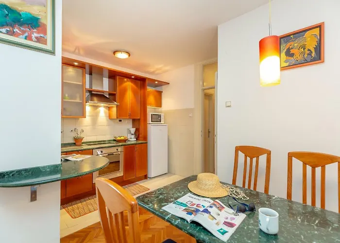 Hedera Estate, Hedera 5